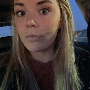 Meet your Posher, Katelyn